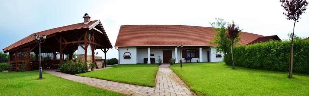 Falusi Patika - Tisza-To Vendeghaz Tiszaszolos Exteriör bild